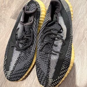 yeezy shoes men grey